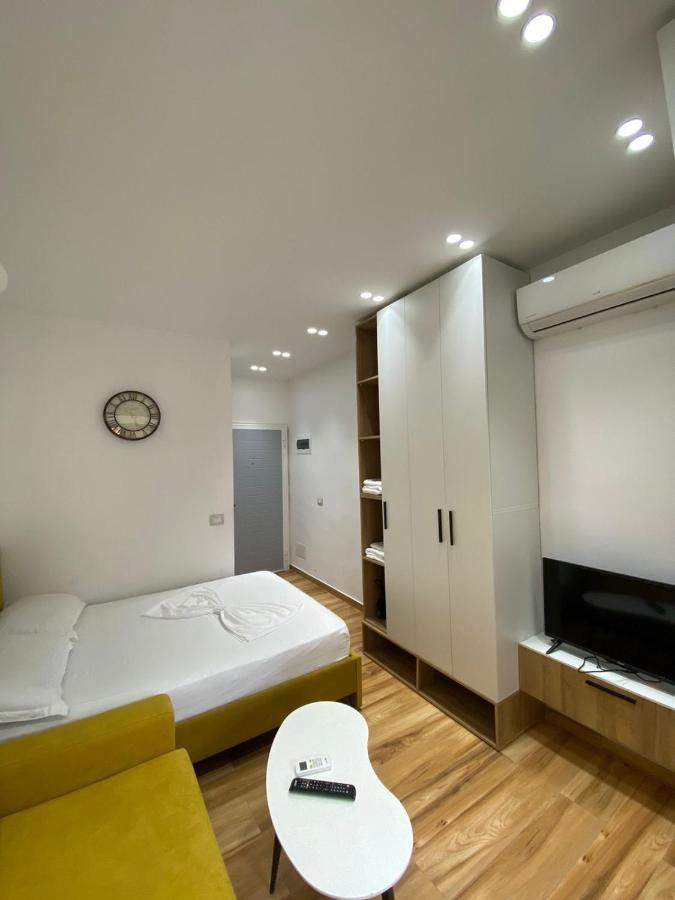 Luxury In Blloku Area Apartament